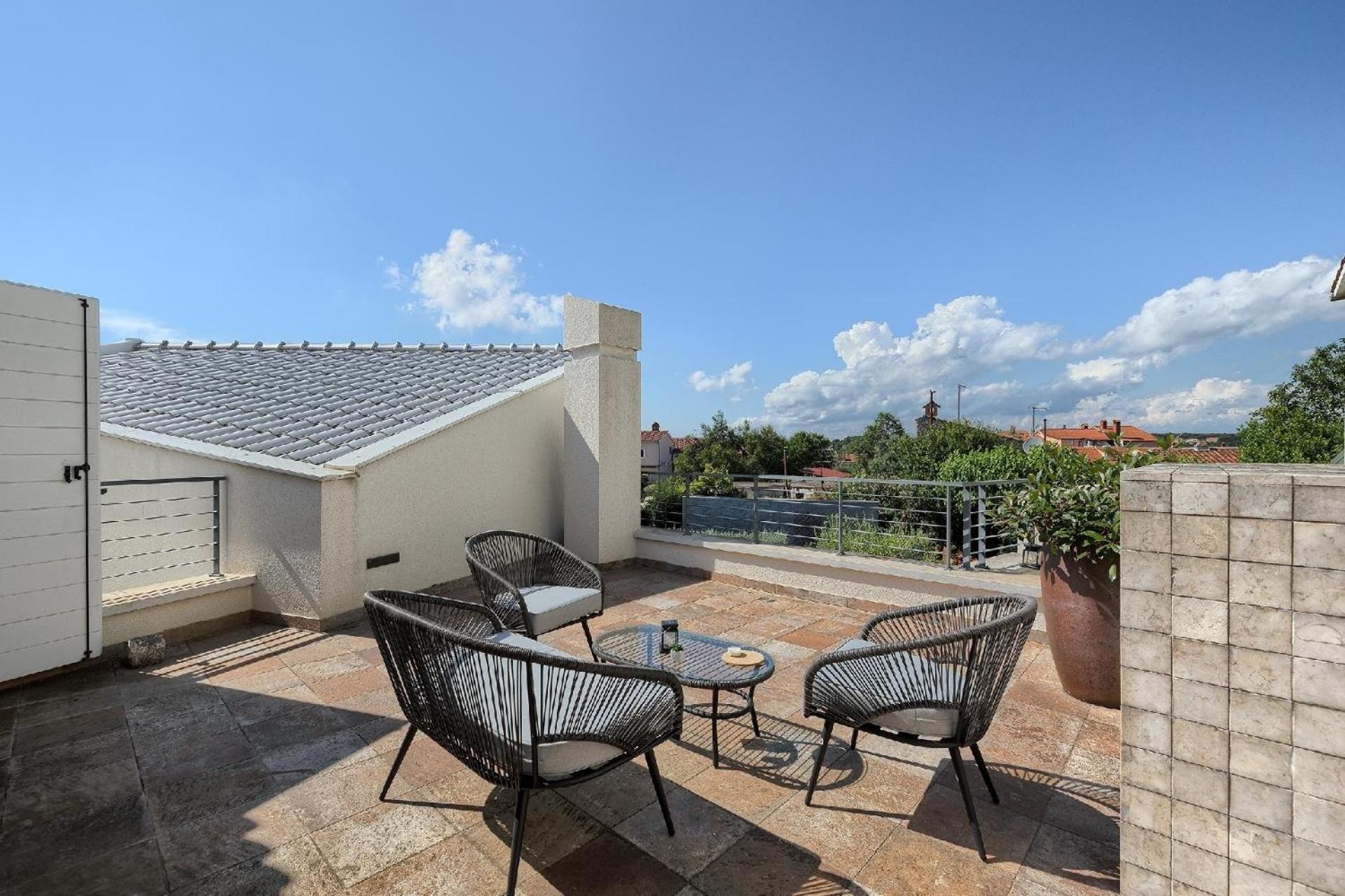 Počitniška hiša Mit Privatpool Fuer 6 Personen Ca 300 Qm In Pula, Istrien Istrische Riviera *