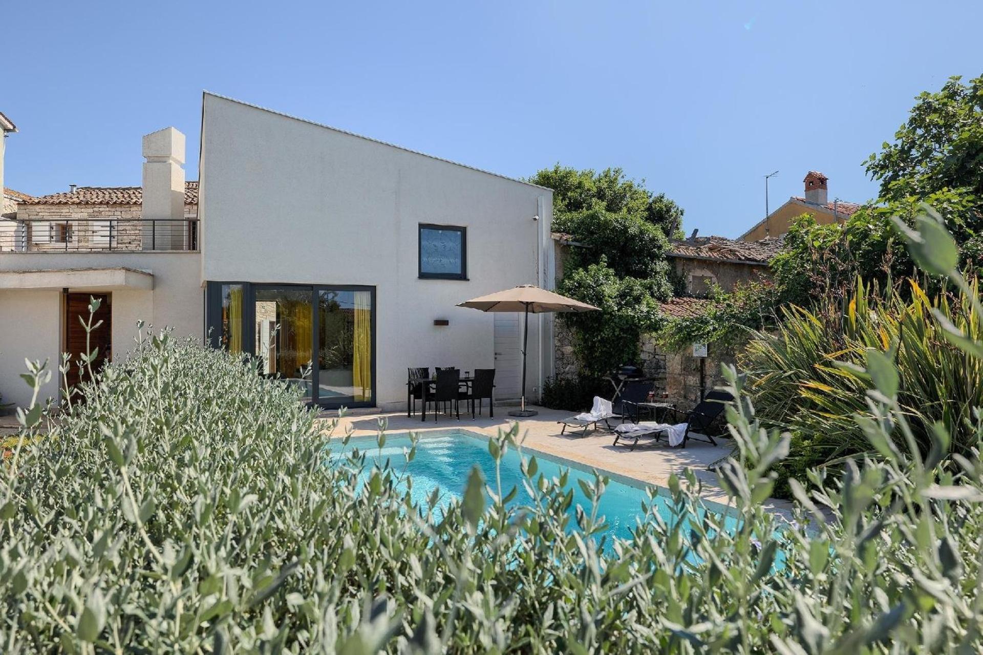 Mit Privatpool Fuer 6 Personen Ca 300 Qm In Pula, Istrien Istrische Riviera * Pula